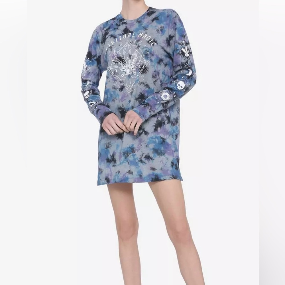 Hot Topic Spiritual Magic Tie-Dye long sleeve t-shirt dress